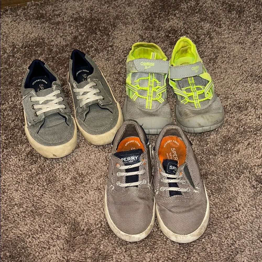 Boys size 9 & 9.5 sperry sneakers and Oshkosh sandals bundle